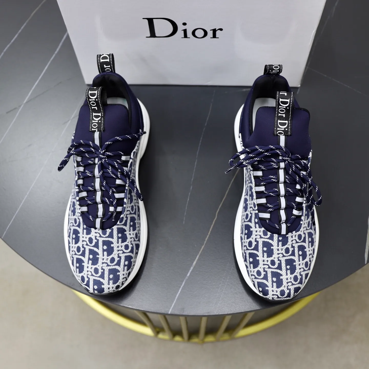 Ex-factory price: 440💰🙅‍♂️🙅‍♂️🙅‍♂️ Brand: Dior DIOR Standard code: 38-44 (45 customized) Grade: Same as the official website Material: Original material splicing Comfortable and breathable lining Lightweight and wear-resistant sports outsole Style category: Men's fashionable casual shoes Running sneakers Distinguished luxury brand elements Top luxury Color: actual picture color